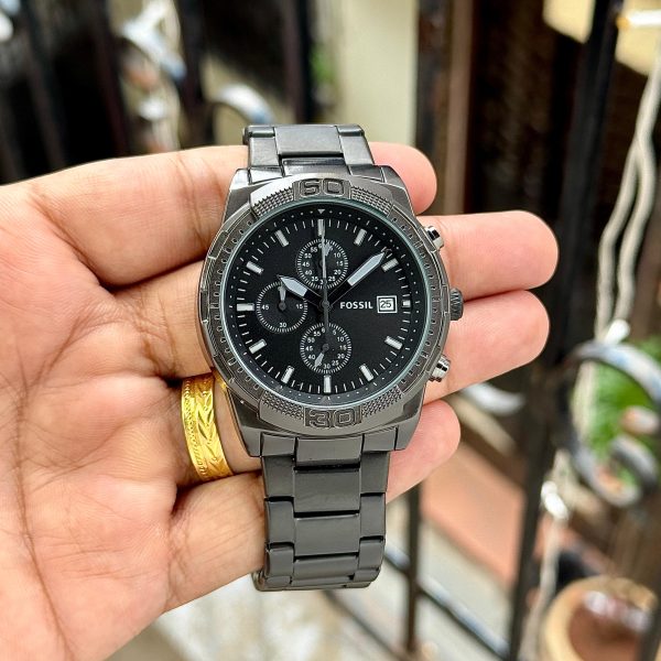 Fossil Men’s Chronograph Round Dial First Copy Watch in silver grey finish with black dial and stainless steel bracelet