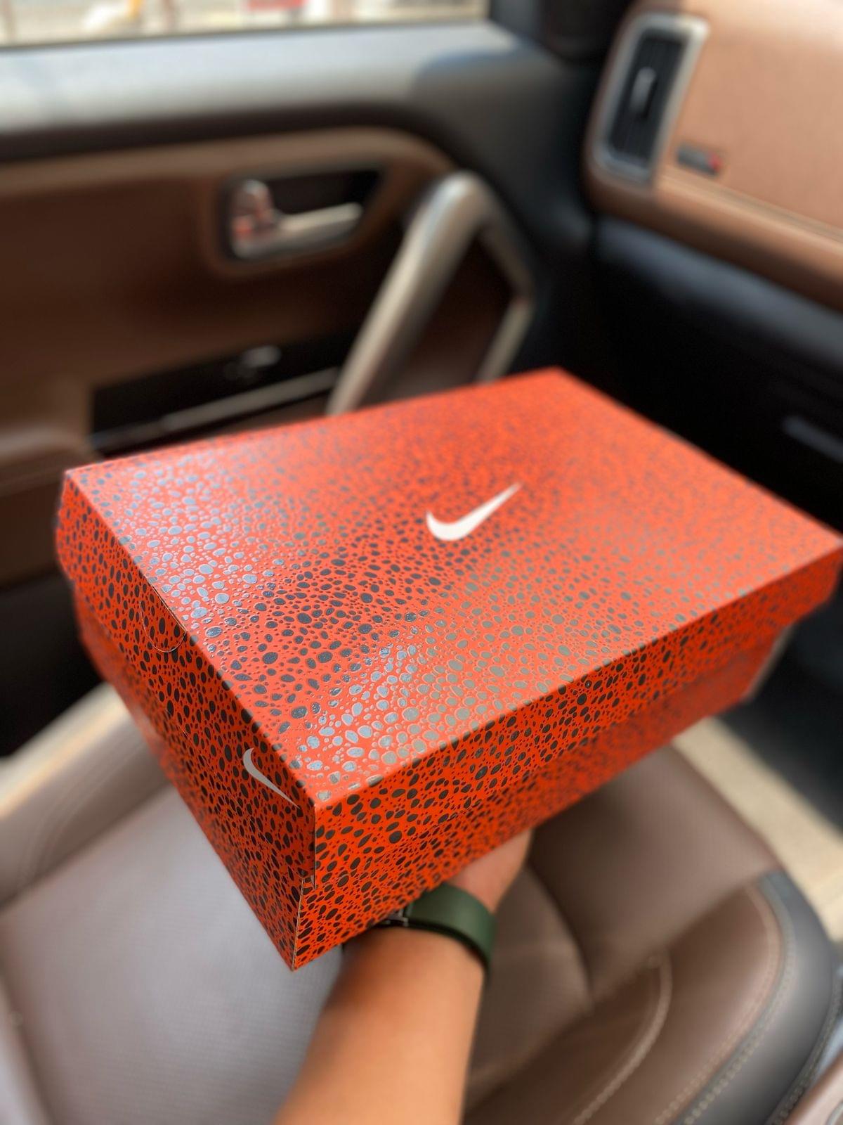 Nike Air Max DN Electric Pink First Copy Shoes red textured box packaging